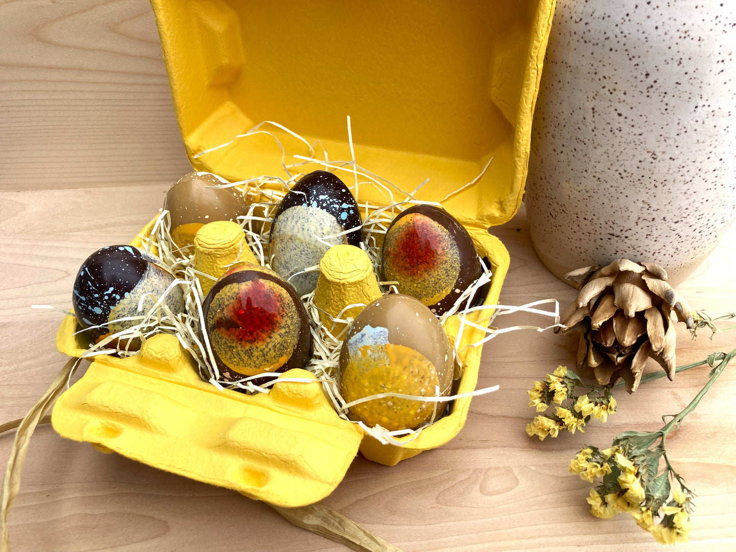 Boîte de 6 oeufs garnis de tire éponge