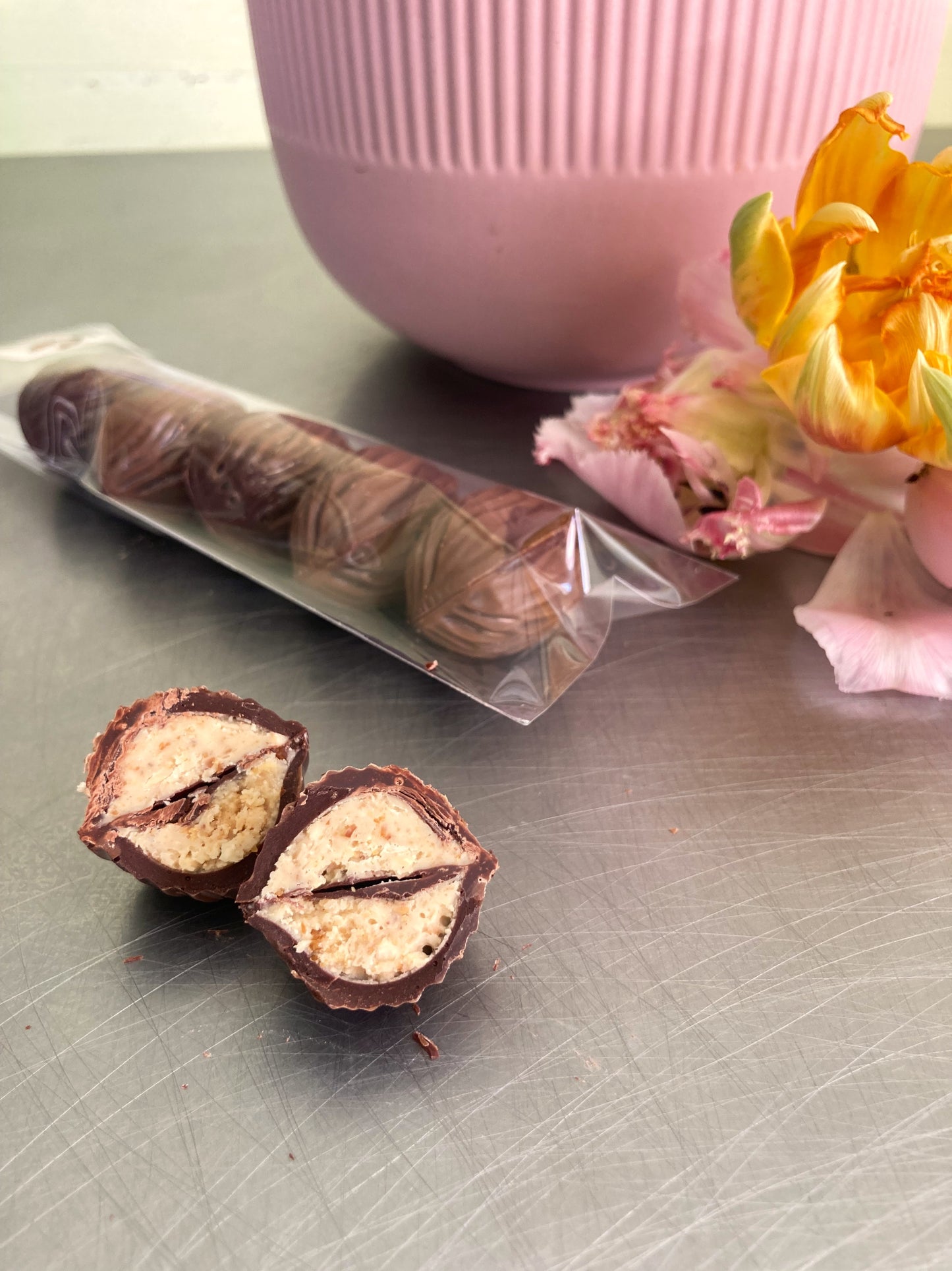 Noix en chocolat garnies de crème à la noisette