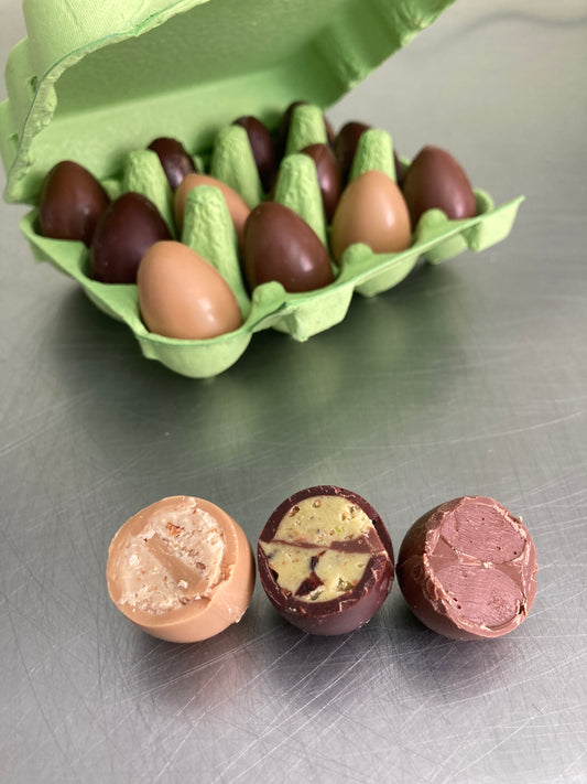Œufs de cailles en chocolat garnis